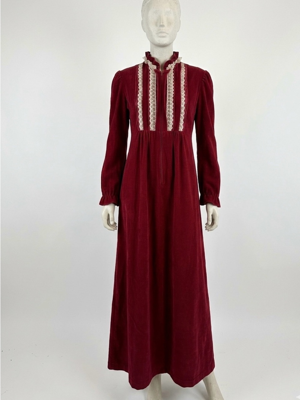 Vintage 70s, Cottagecore, Victorian Revival, Prairie Maxi And Lace Trim